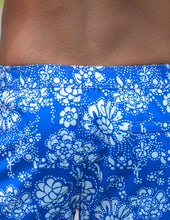 Load image into Gallery viewer, Floral