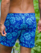 Load image into Gallery viewer, Floral